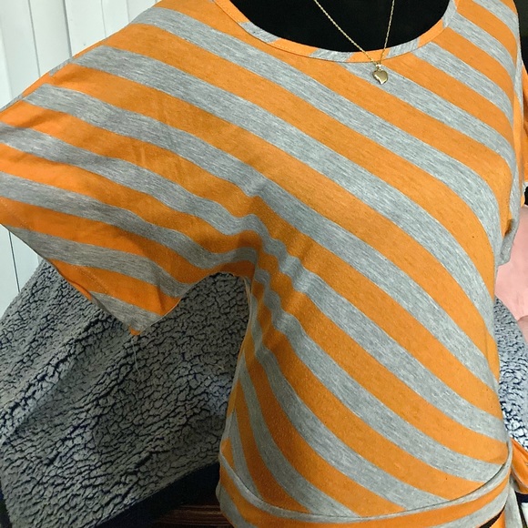 Orange/Gray Striped Batwing Sleeve Style Top Med - Picture 3 of 9